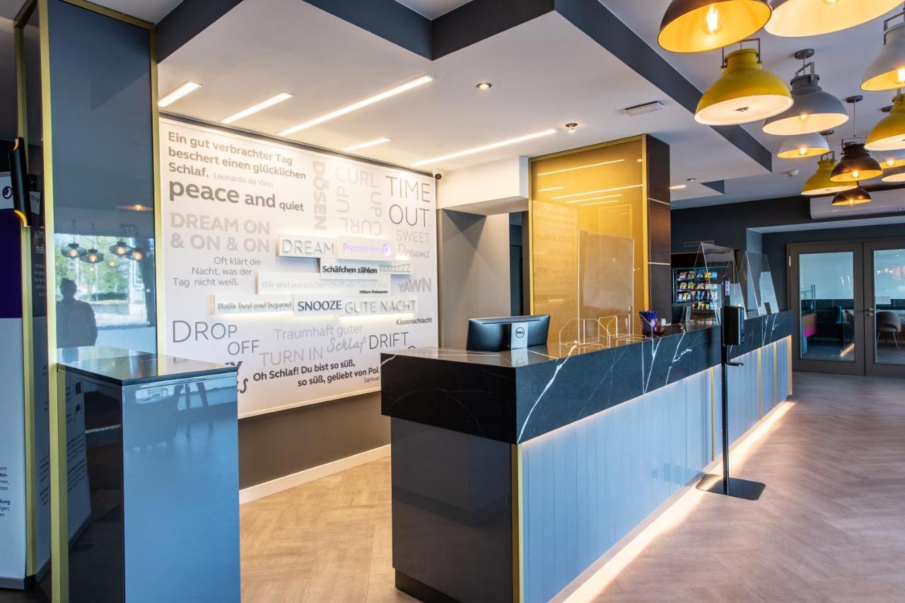 Premier Inn Saarbruecken City Centre Buitenkant foto