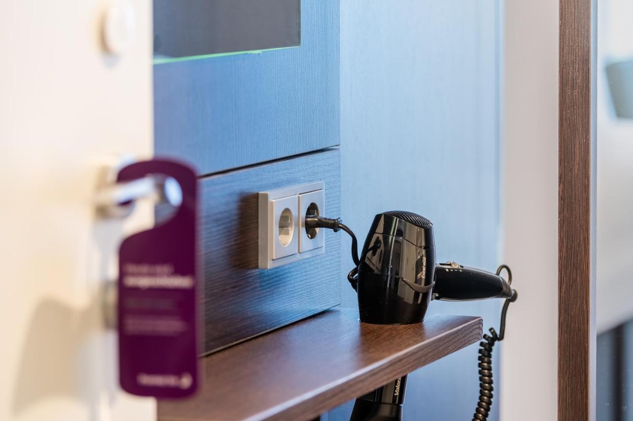 Premier Inn Saarbruecken City Centre Buitenkant foto