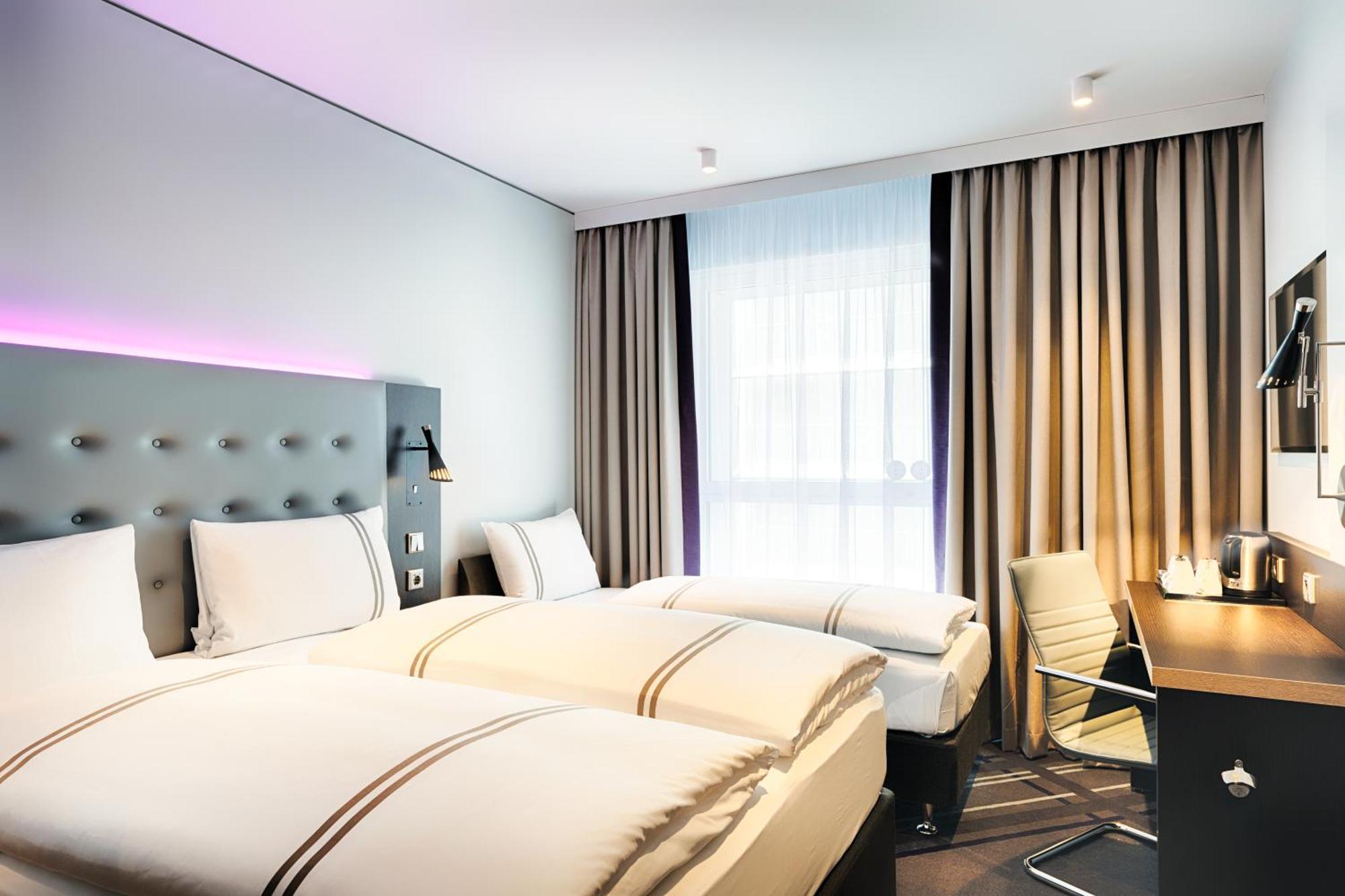 Premier Inn Saarbruecken City Centre Buitenkant foto